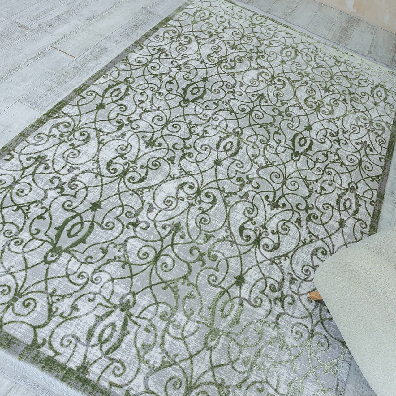 Акриловий килим Nuans W6050 grey-green